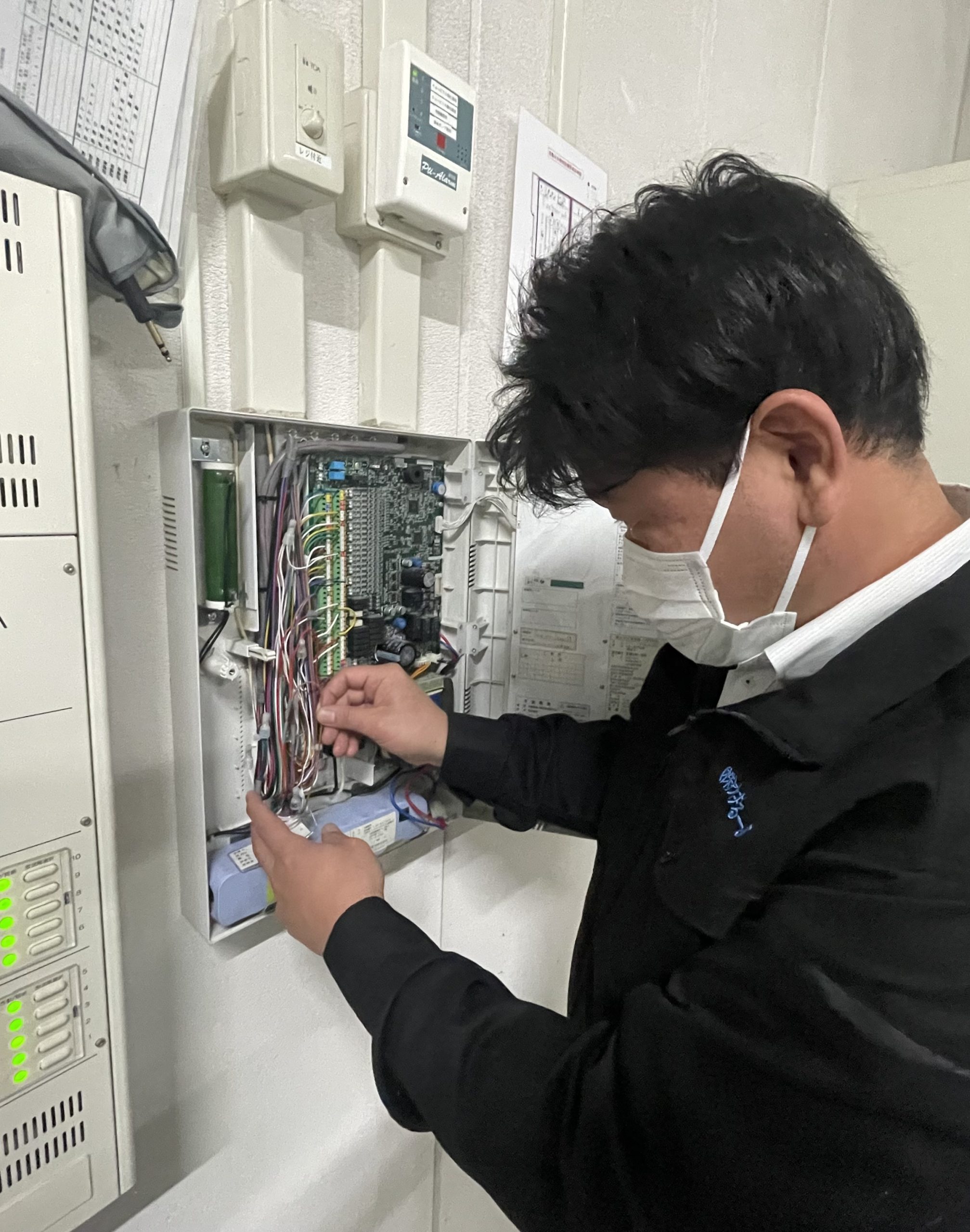 岐阜県 自動火災報知設備 受信機交換工事施工中