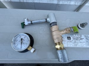 末端試験弁の交換工事中の施工状況 名古屋市