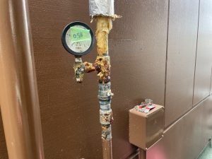 各務原市 スプリンクラー 配管亀裂