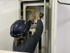 弱電工事・強電工事を含む施工対応の様子