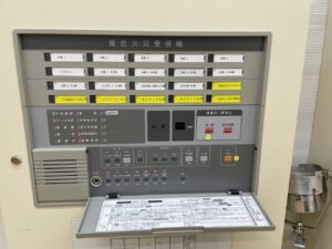 ニッタンの火災受信機における回線表示の確認作業