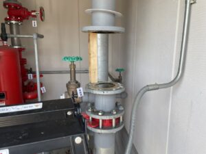 既設アラーム弁撤去作業の様子