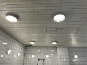 名古屋市介護施設浴室照明交換 防水型LED照明リニューアル施工事例