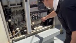岐阜市で非常用自家発電設備を現地調査。蓄電池・冷却水ヒーター・燃料ポンプを点検し、模擬負荷試験をご提案。