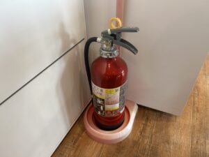 小牧市で老朽化した消火器4本を交換した消防設備工事