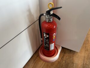 事業所の安全対策として実施した消火器更新施工事例
