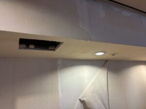 既設スプリンクラーヘッドの撤去作業