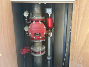 豊田市の消防設備調査で確認されたスプリンクラー消火ポンプの漏水
