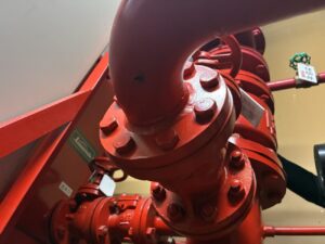 スプリンクラー設備のグランドパッキンから発生した漏水の確認