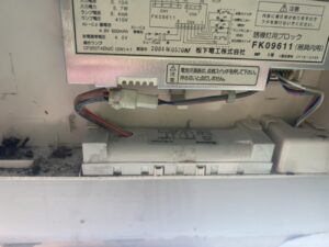 岐阜市の施設で実施した誘導灯バッテリー交換作業
