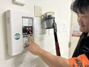 大垣市で実施した消防設備点検の作業風景｜大井ぐるーぷ