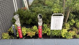 名古屋市の新築マンションに設置された連結送水管と防火シャッターを確認する消防設備点検前の現地下見