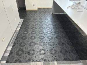 名古屋市の事務所内装工事で施工したタイルカーペット