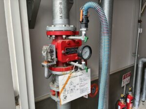 スプリンクラー配管の真空作業