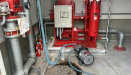 スプリンクラー設備の復旧に伴う真空作業